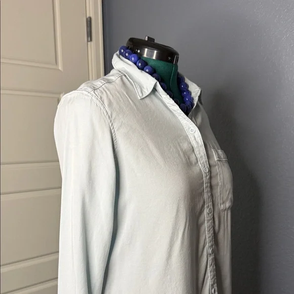 Eddie Bauer Light Blue Button Up Shirt Women’s L Tencel Rayon Soft Casual - Picture 7 of 11